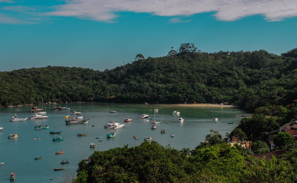 Praia do Caixa D’Aço: O paraíso flutuante de Porto Belo